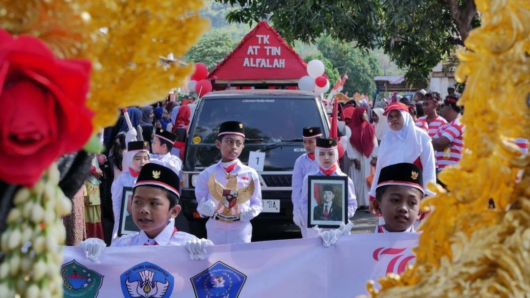agustus