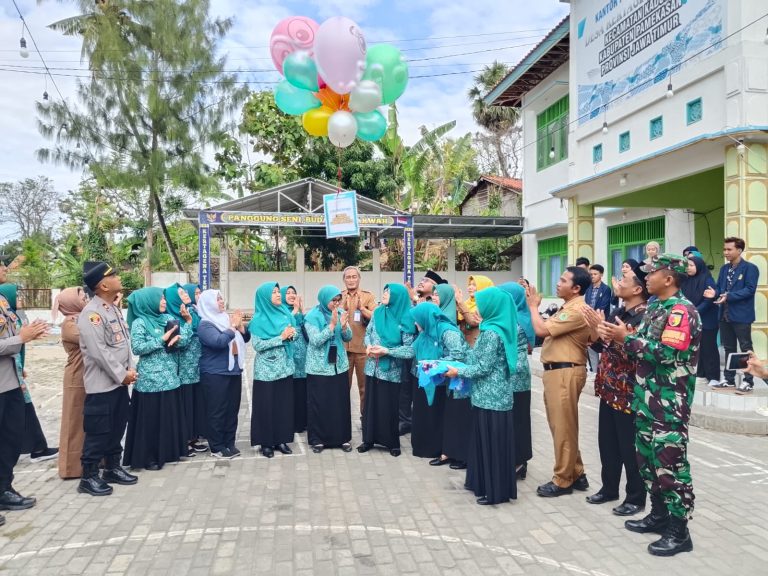 IMUNISASI CAMPAK BERSAMA TIM PENGGERAK PKK KABUPATEN PAMEKASAN DIDESA KERTAGENA TENGAH